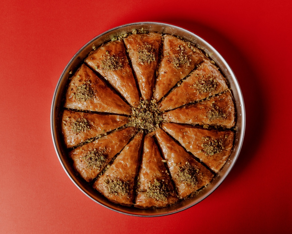 BAKLLAVA ME STIKA 1.3 KG (tepsi)